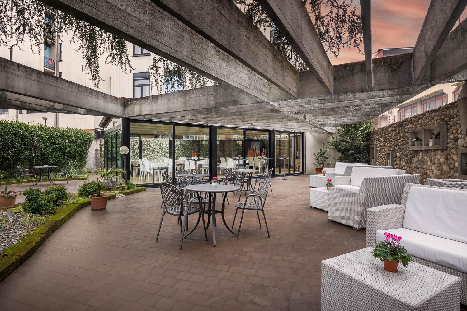 Ih Hotels Milano Eur - Trezzano Sul Naviglio Exterior foto