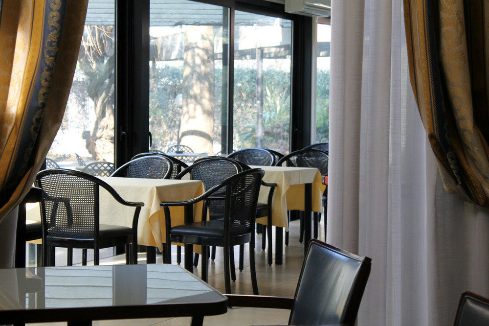 Ih Hotels Milano Eur - Trezzano Sul Naviglio Exterior foto